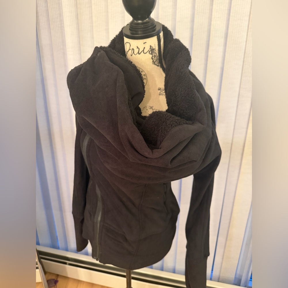 lululemon athletica Black Sherpa Coat - Picture 6 of 13
